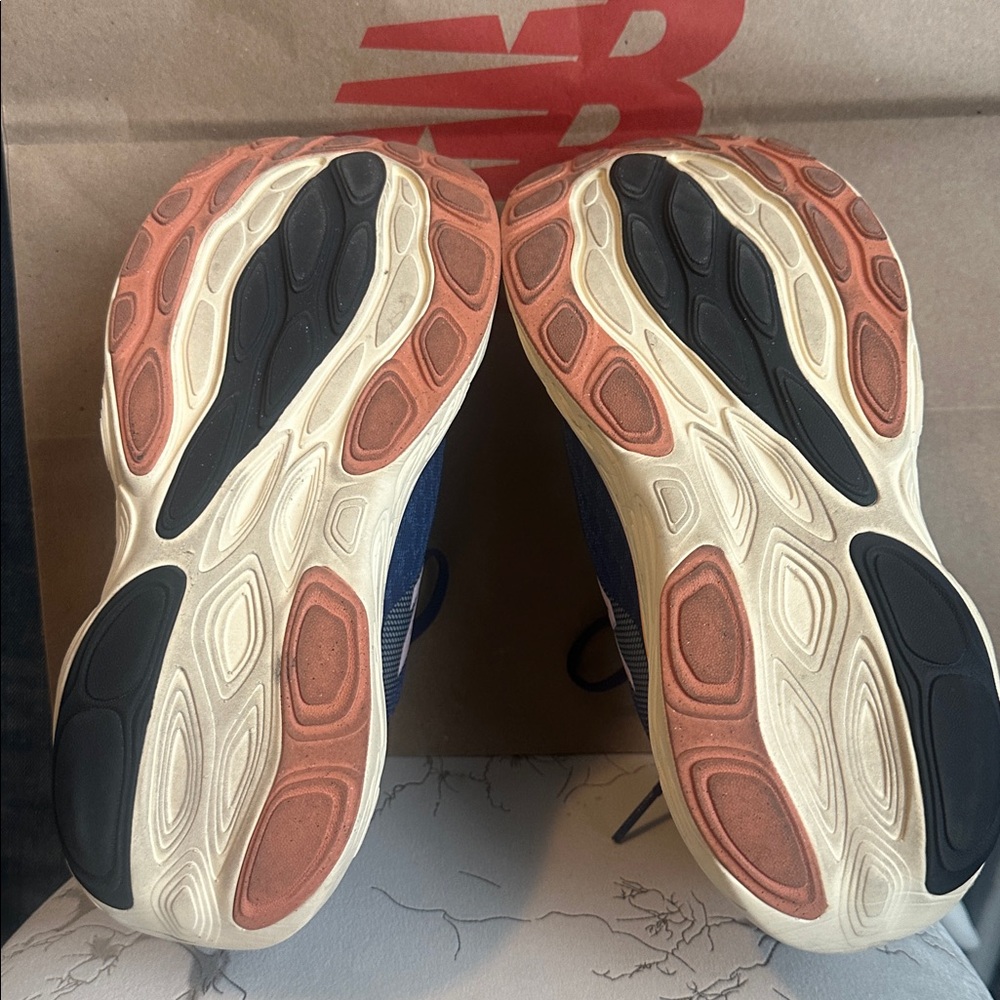 New Balance fresh foam 1080 running walking shoes size 6.5 - Picture 10 of 11